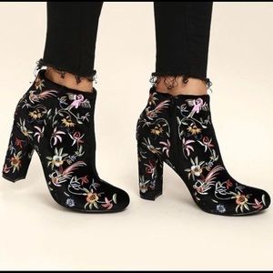 Liliana Embroidered Multicolored Booties
